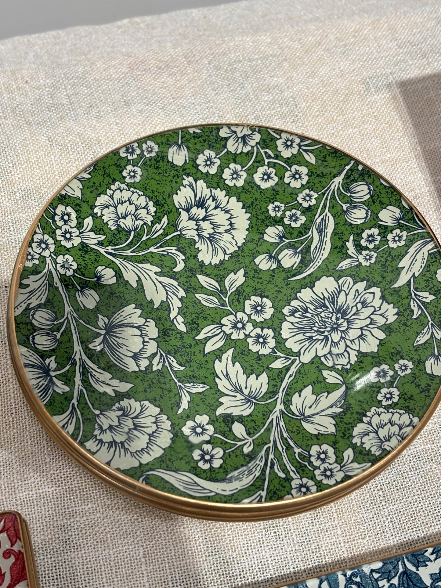 Dark Green Flowers Round Plate