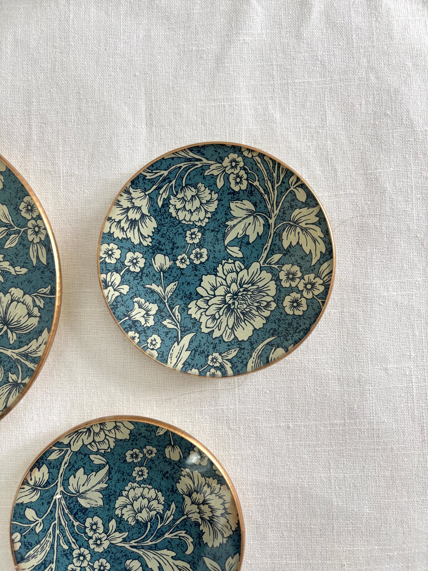 Dark Blue Flowers Round Plate
