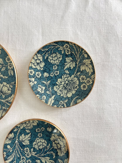 Dark Blue Flowers Round Plate