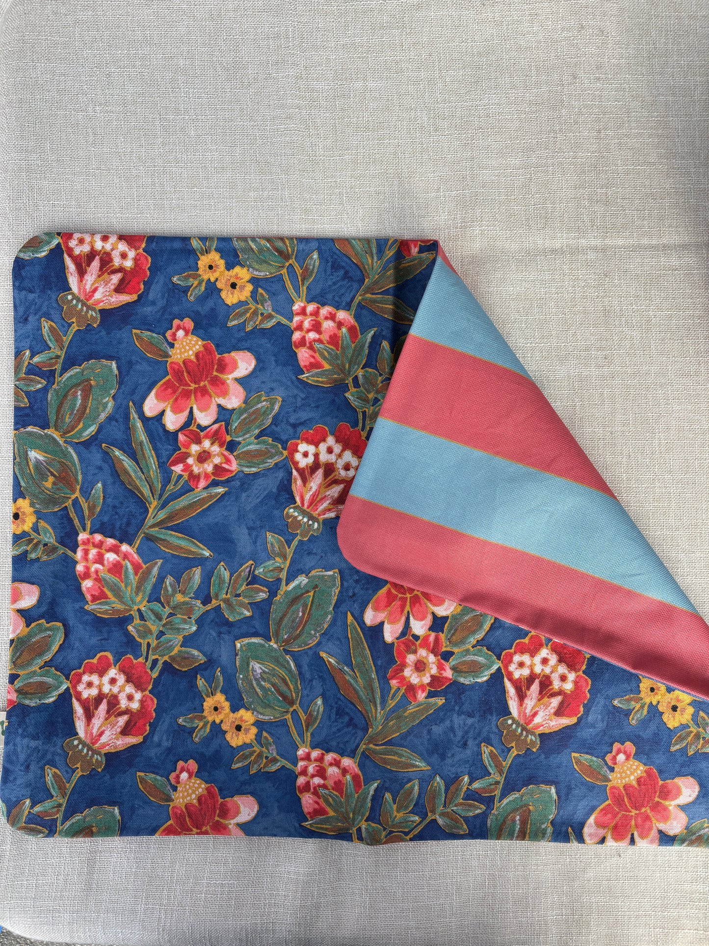 Reversible Resin-Coated Placemat