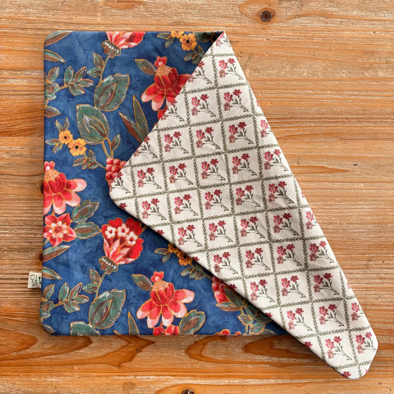 Reversible Resin-Coated Placemat