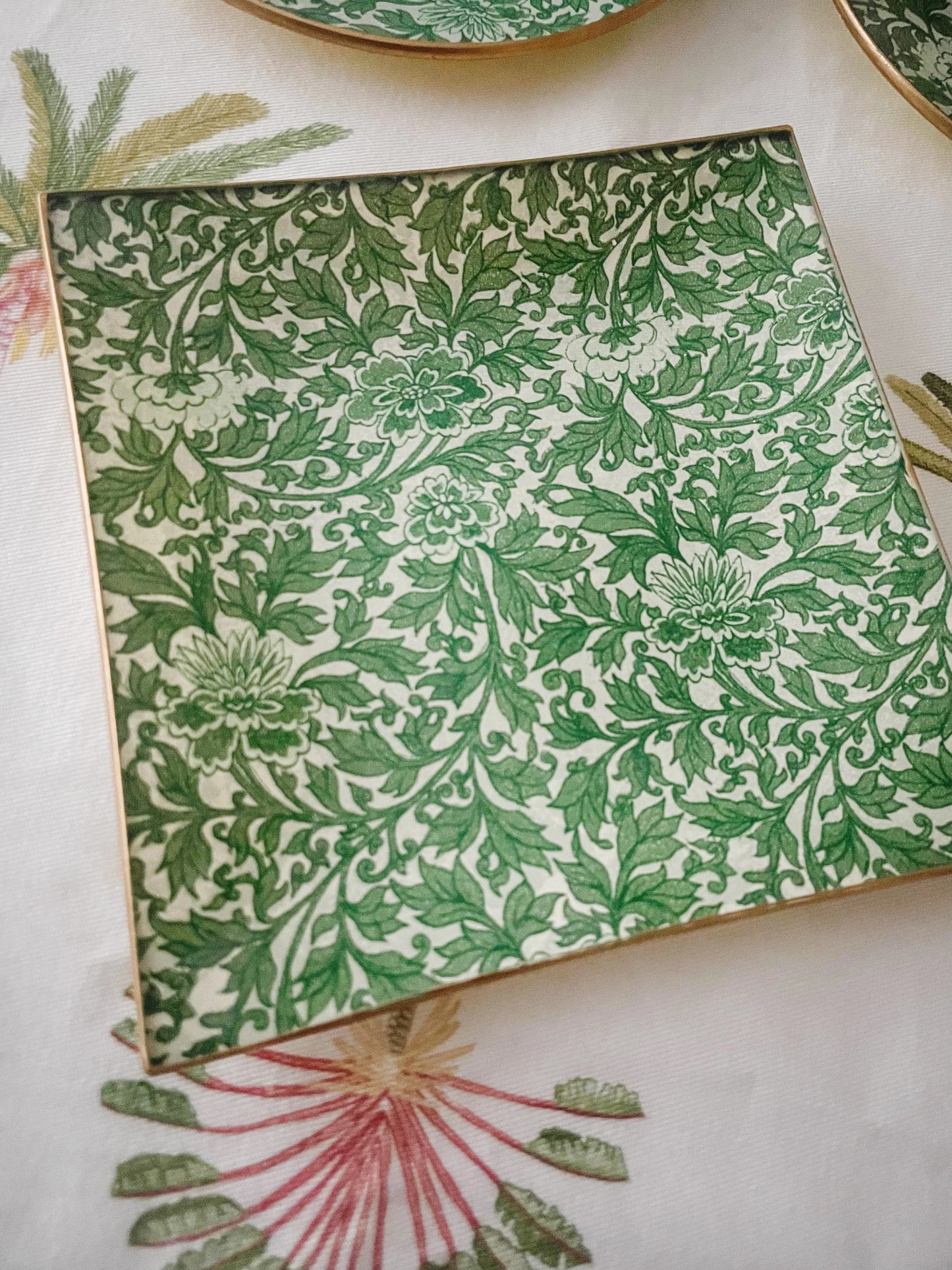 Green Flowers Square Plate