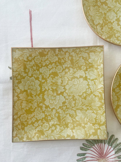 Mustard Flowers Square Plate